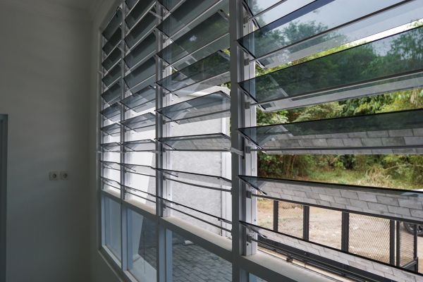Cost of Jalousie Window Repair in East Lansing