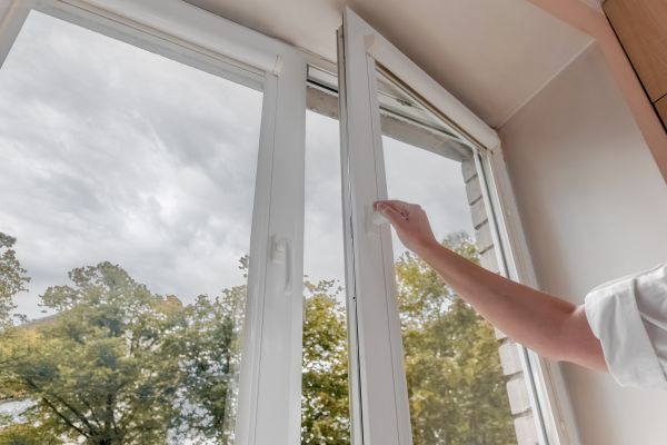 Cost of Vinyl Window Repair in East Lansing