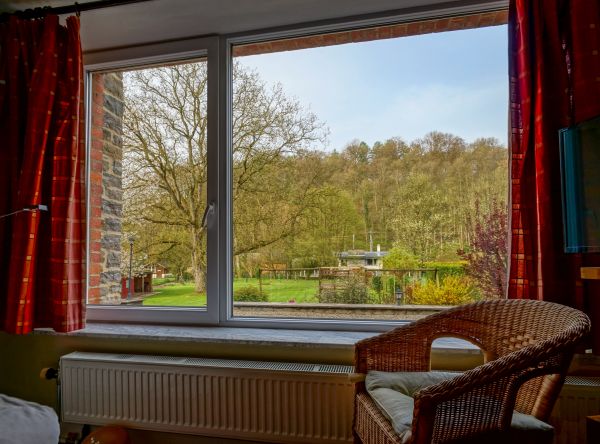 Cost of Fiberglass Window Repair in East Lansing
